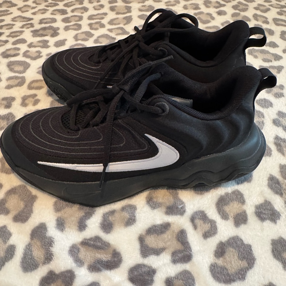SIZE 3 BUNDLE OF KIDS SNEAKERS - Picture 4 of 13